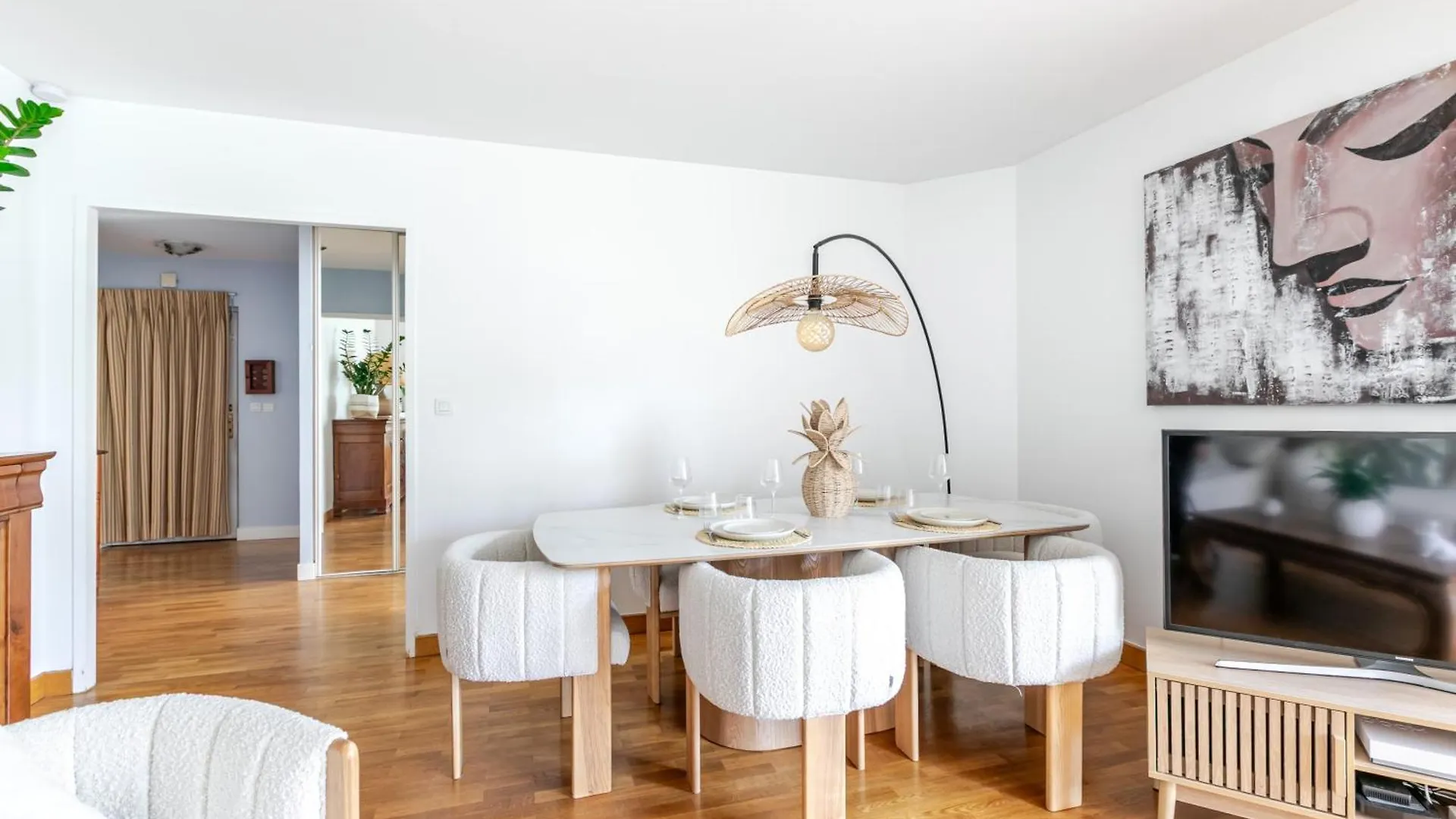 Un Ptit Soleil A Paris Apartment 0*,