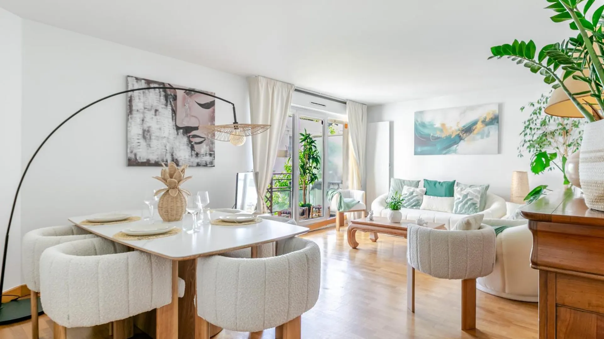 Un Ptit Soleil A Paris Apartment 0*,